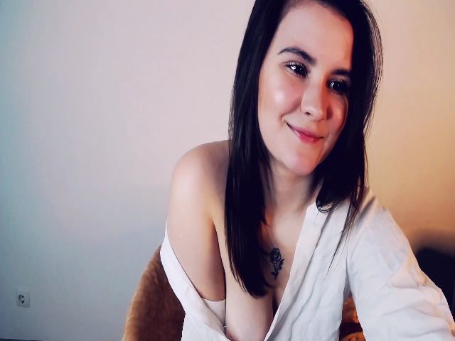 Live sex webcam photo for Kim__Princess #271909617