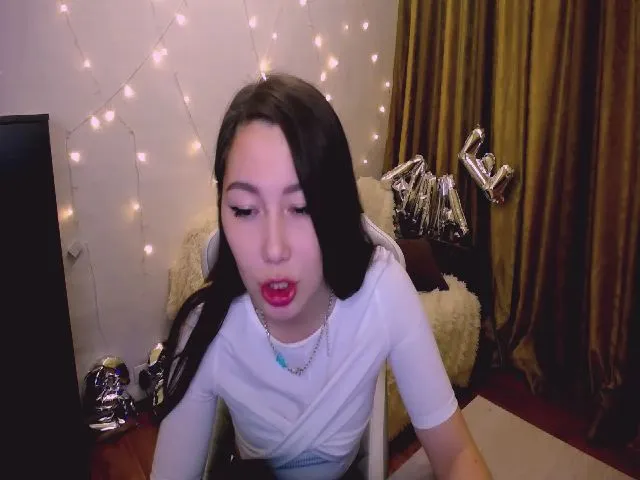 Live sex webcam photo for Kim_cute99 #272403537