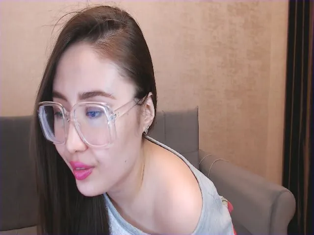 Live sex webcam photo for KimiNei #273171730