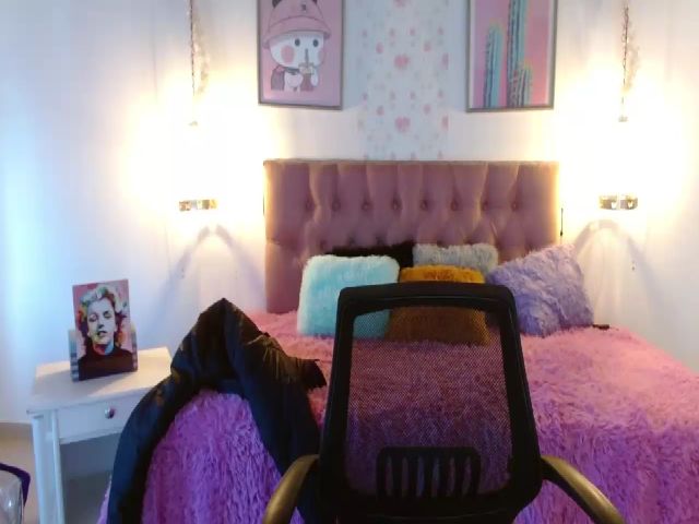 Live sex webcam photo for Kimjeniie #274607659