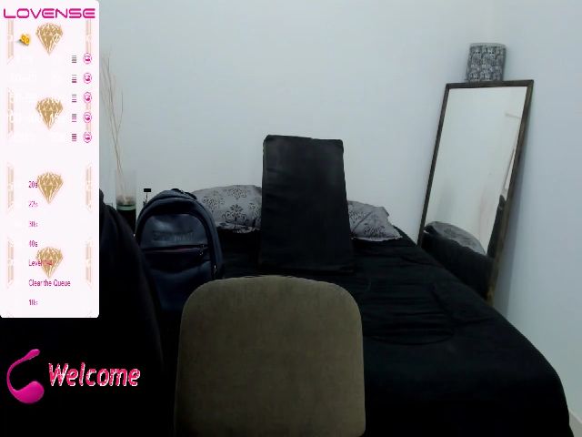 Live sex webcam photo for KimmyStone #272204458