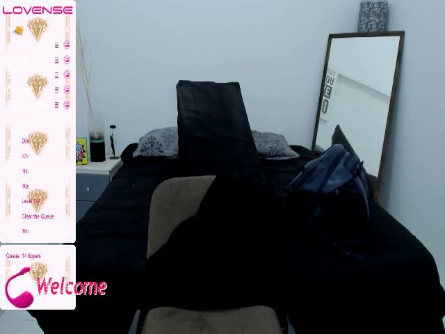 Live sex webcam photo for KimmyStone #272285448