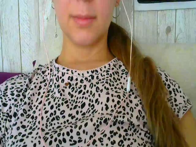 Live sex webcam photo for Kimmy_Jane #271989012