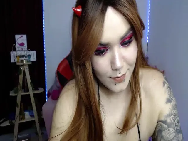 Live sex webcam photo for Kimmy_Vampire #272330612