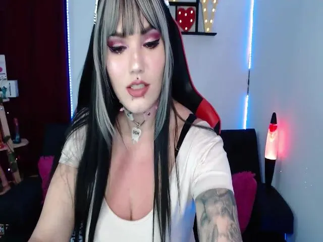 Live sex webcam photo for Kimmy_Vampire #272451012