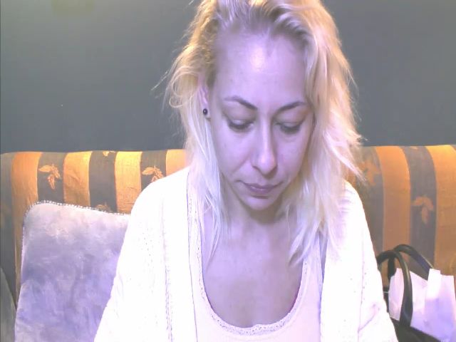 Live sex webcam photo for KindElla #271772682