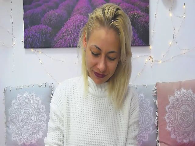 Live sex webcam photo for KindElla #271815219