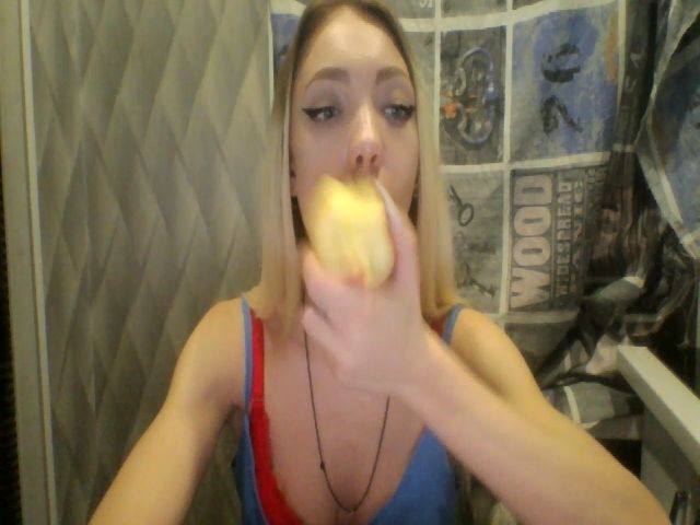 Live sex webcam photo for Kira_Stone #272181384