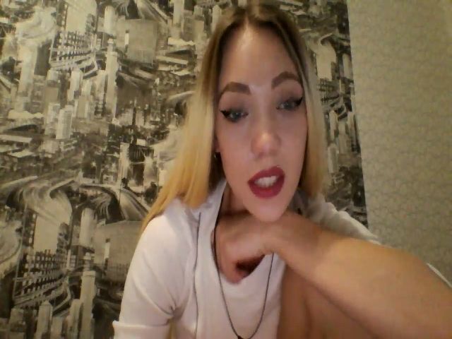 Live sex webcam photo for Kira_Stone #272267530