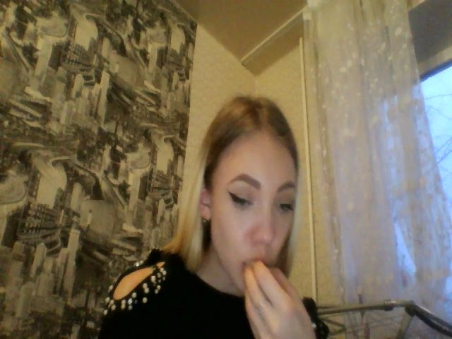 Live sex webcam photo for Kira_Stone #272330673