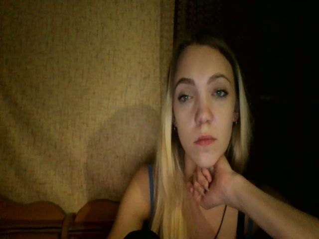 Live sex webcam photo for Kira_Stone #272403322