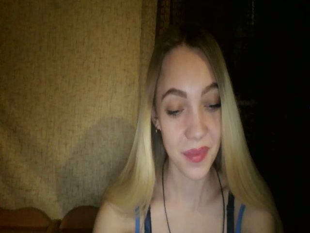 Live sex webcam photo for Kira_Stone #272455225