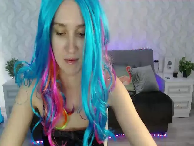 Live sex webcam photo for Kira_mia #271977574