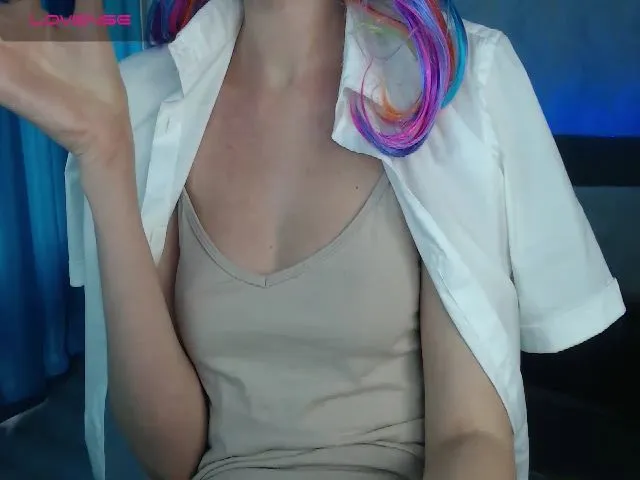 Live sex webcam photo for Kira_mia #272159092