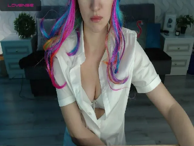 Live sex webcam photo for Kira_mia #272370381