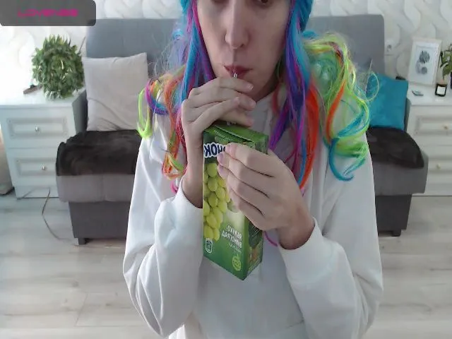 Live sex webcam photo for Kira_mia #272408651