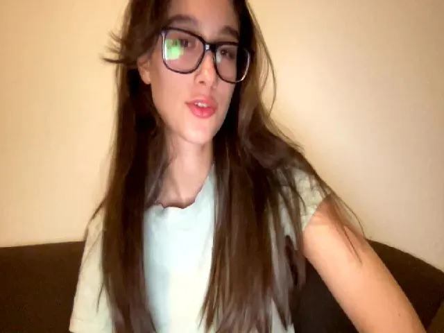 Live sex webcam photo for Kiss_22 #274293026