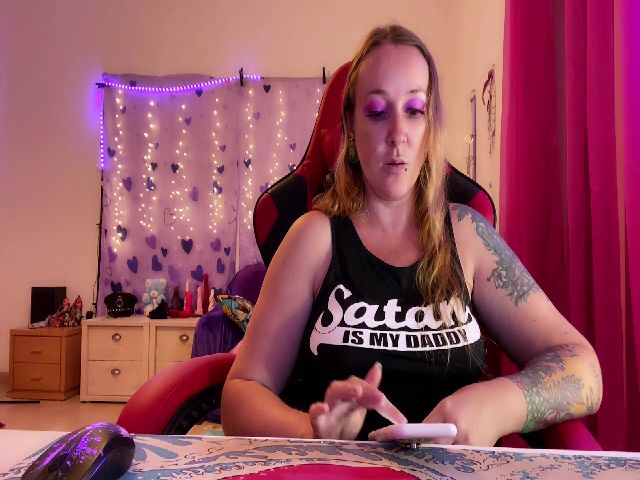 Live sex webcam photo for Kissica #274179281