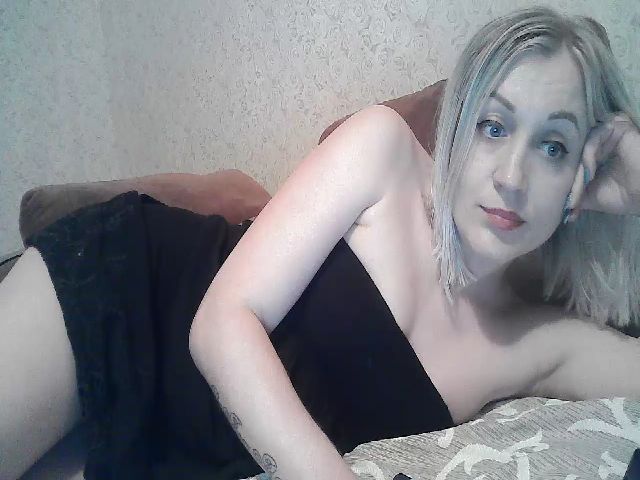 Live sex webcam photo for KisssMalinka #271806428