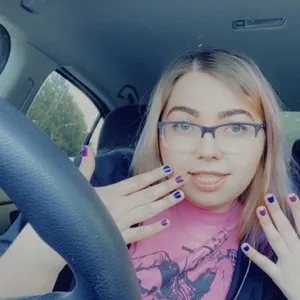 Live sex webcam photo for KittyySmiles #291139179