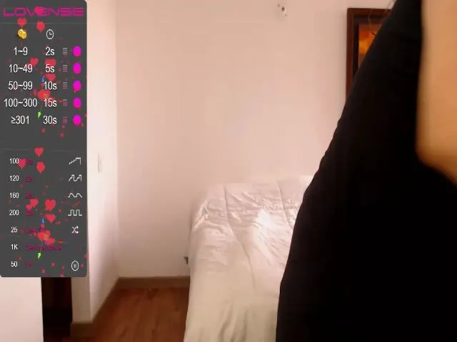 Live sex webcam photo for Klumstars #273733782