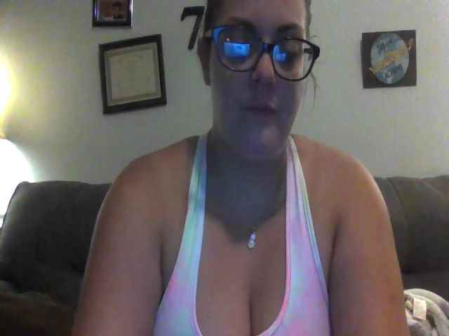 Live sex webcam photo for KotaLittlePet #273875475