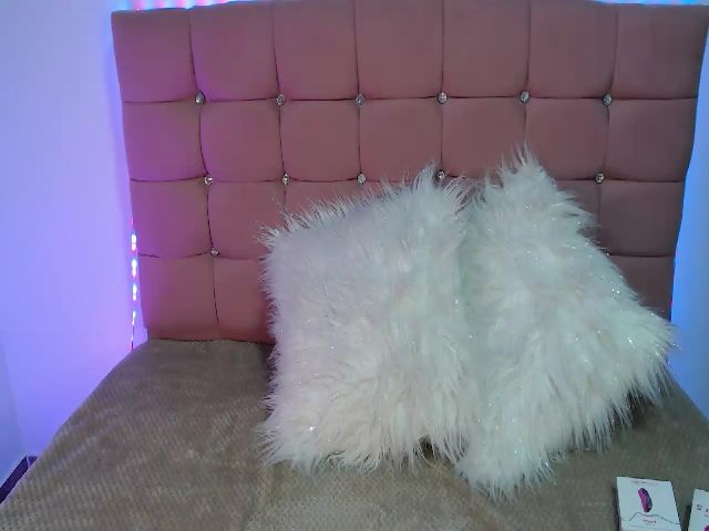 Live sex webcam photo for Krissandre_ #272199832