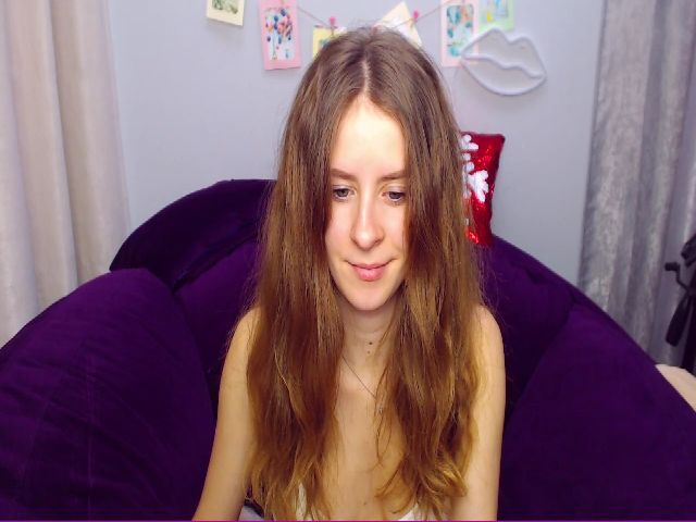 Live sex webcam photo for KristenKravit #272006384