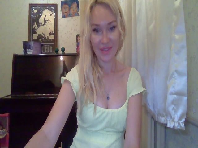 Live sex webcam photo for Kristina_Cruz #273741480