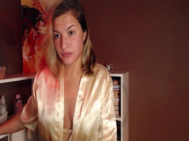 Live sex webcam photo for LADY_EMMA4U #271739200