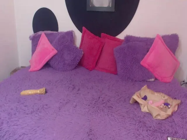 Live sex webcam photo for LATIN_BITCH_ #272234959