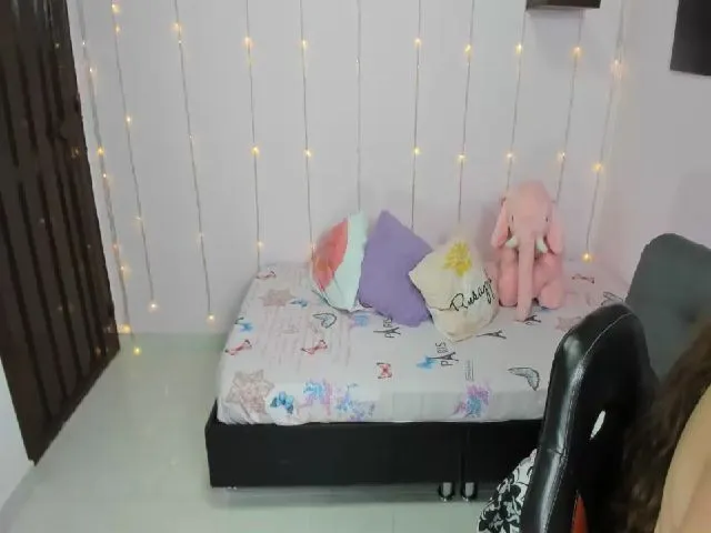 Live sex webcam photo for LEYNABRAUN #272781403