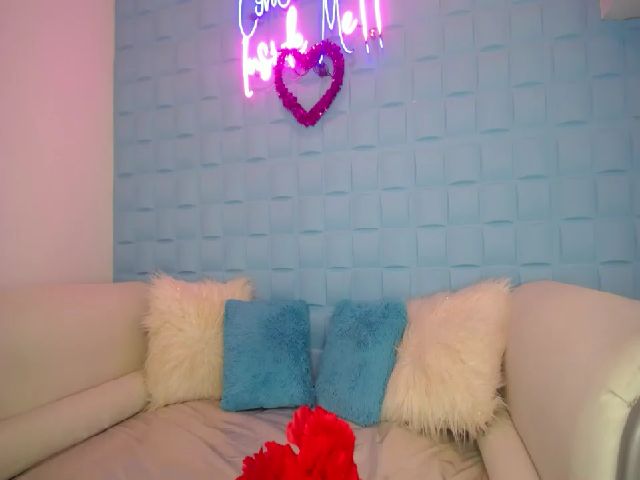 Live sex webcam photo for LITTLE_LOVE98 #272408729