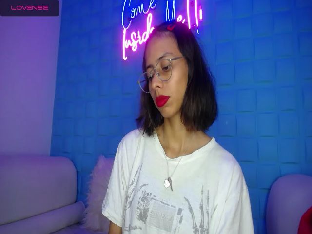 Live sex webcam photo for LITTLE_LOVE98 #272478071