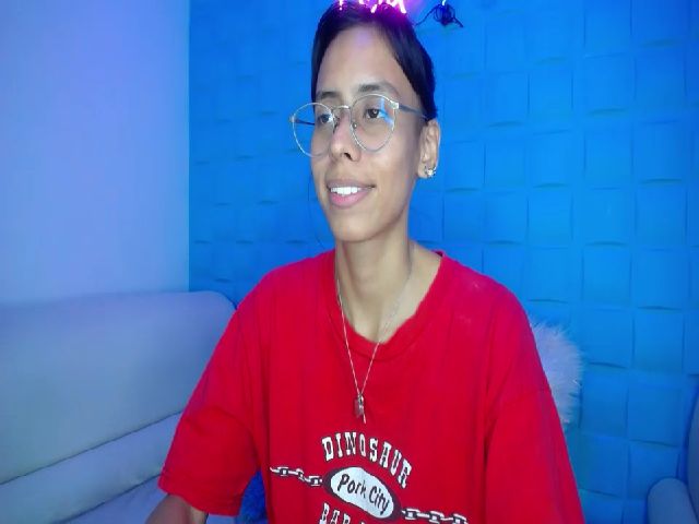 Live sex webcam photo for LITTLE_LOVE98 #272644844