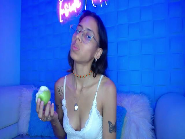 Live sex webcam photo for LITTLE_LOVE98 #272969420