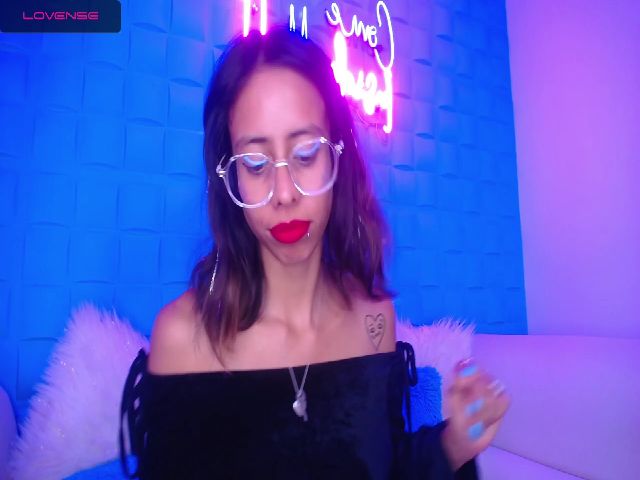 Live sex webcam photo for LITTLE_LOVE98 #273503596