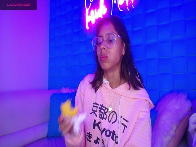 Live sex webcam photo for LITTLE_LOVE98 #273525407