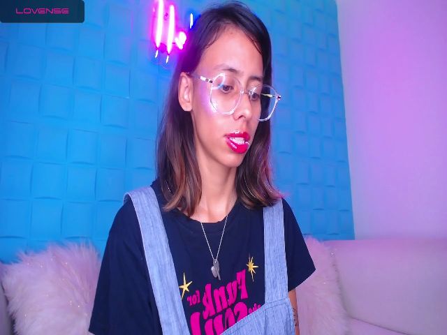 Live sex webcam photo for LITTLE_LOVE98 #273624904