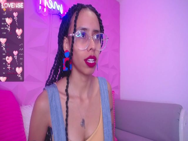 Live sex webcam photo for LITTLE_LOVE98 #274106199