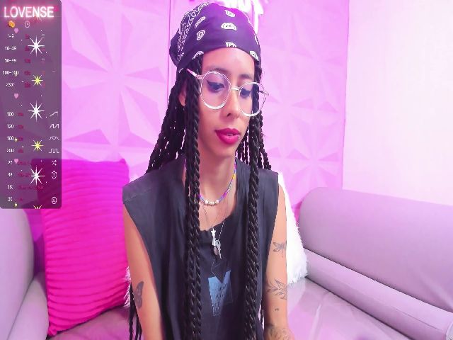 Live sex webcam photo for LITTLE_LOVE98 #274149329