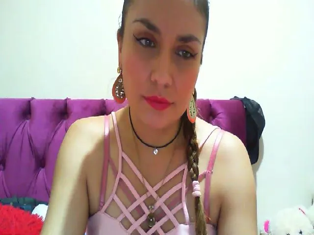 Live sex webcam photo for LOVEANGEL26 #274606778