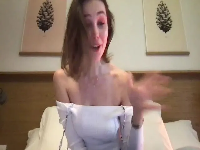 Live sex webcam photo for LaLune #272056330