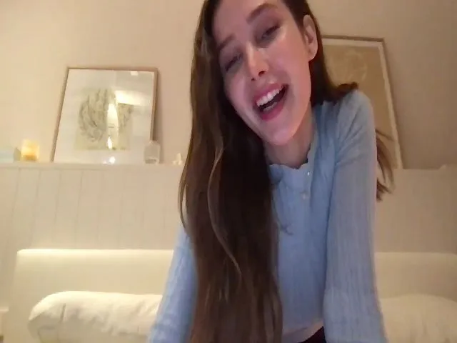 Live sex webcam photo for LaLune #273789730