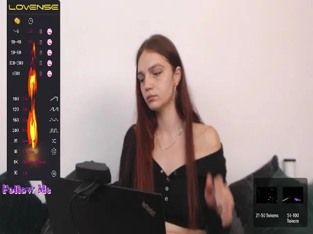 Live sex webcam photo for Lacraa #275393844