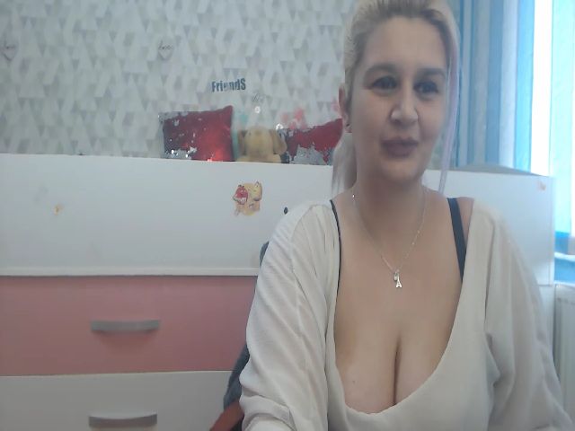 Live sex webcam photo for LadyElisa #272606152