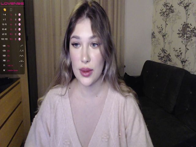 Live sex webcam photo for LadyGlady #272281800