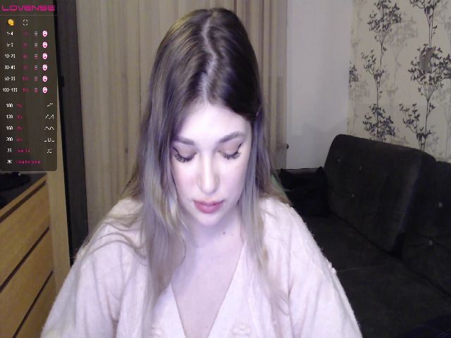 Live sex webcam photo for LadyGlady #272285534