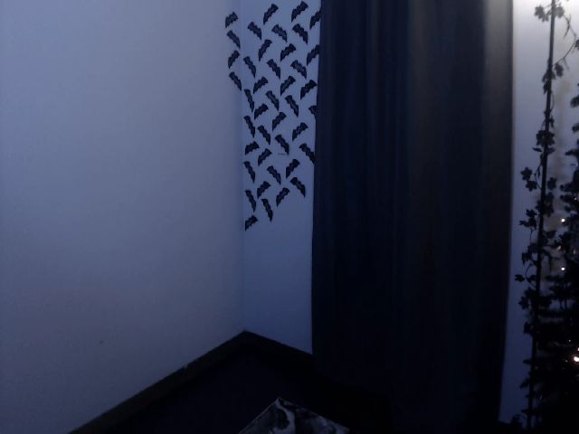 Live sex webcam photo for LadyMarceline #272382111