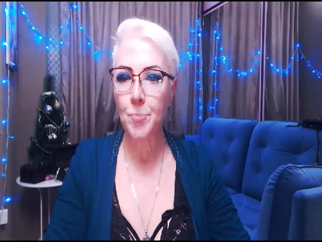 Live sex webcam photo for LadyXAnna #271815996